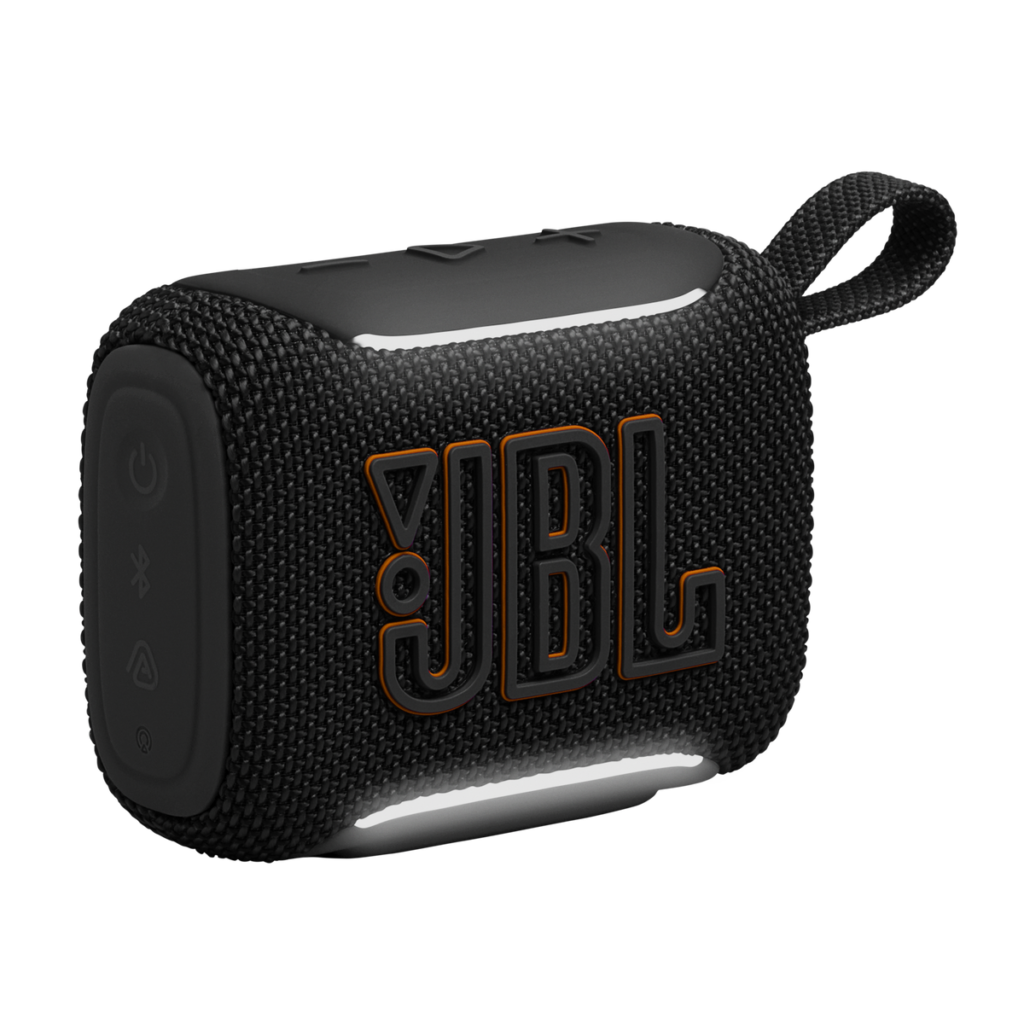 JBL Go 5 preta vista de frente e lado, com alça, sobre fundo neutro